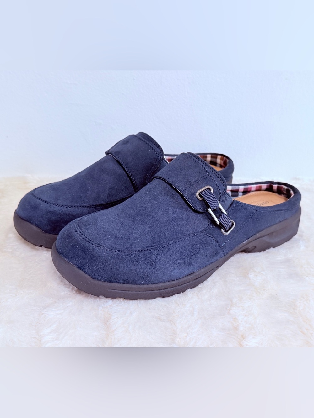 Comfortview The Joy Slip On Mule - 10.5 wide
Navy new with tags